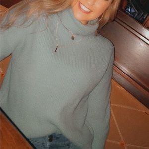 Cute lightweight turtleneck!
